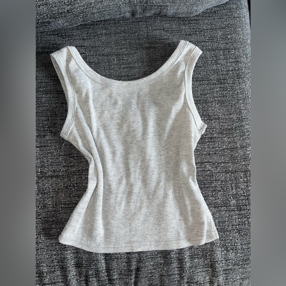 Cute grey bottom up tank top - Picture 2 of 2